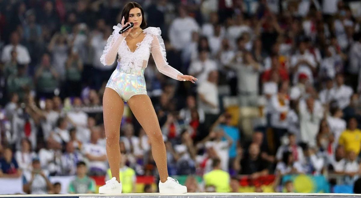 Katar 2022: Dua Lipa nie wystąpi podczas ceremonii otwarcia. Powodem łamanie praw człowieka