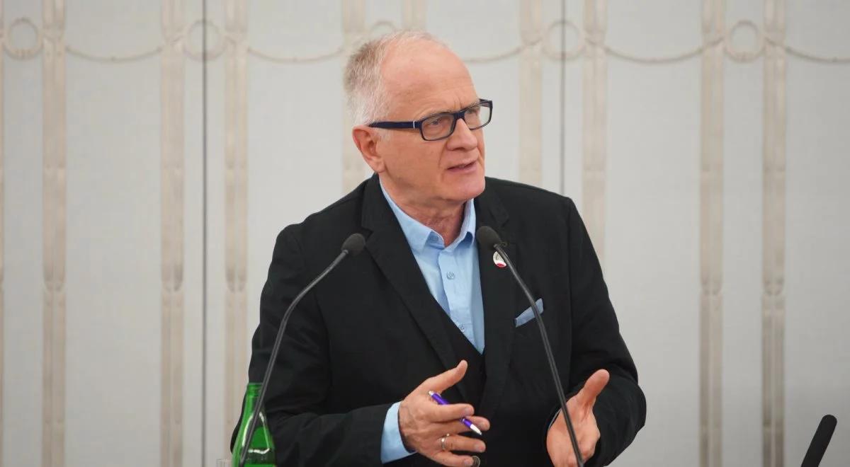 "Dziwna decyzja sądu, który nie zastosował aresztu". Krzysztof Czabański o pobiciu operatora TVP
