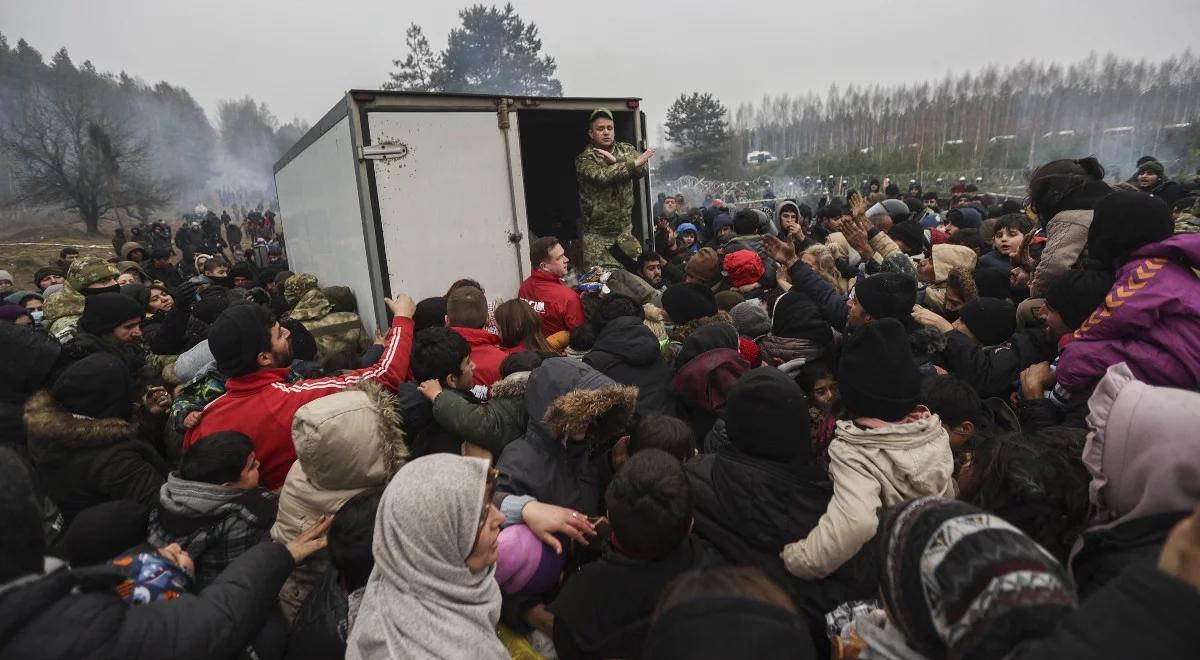 Migranci są zaopatrywani przez Białorusinów. Żaryn: otrzymują nawet sprzęt do niszczenia zabezpieczeń