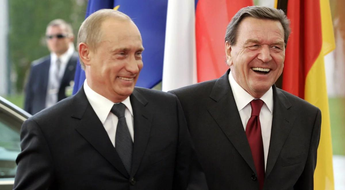 "Czy Polska i Węgry to demokracje?". Schroeder krytykuje Polskę i usprawiedliwia Putina
