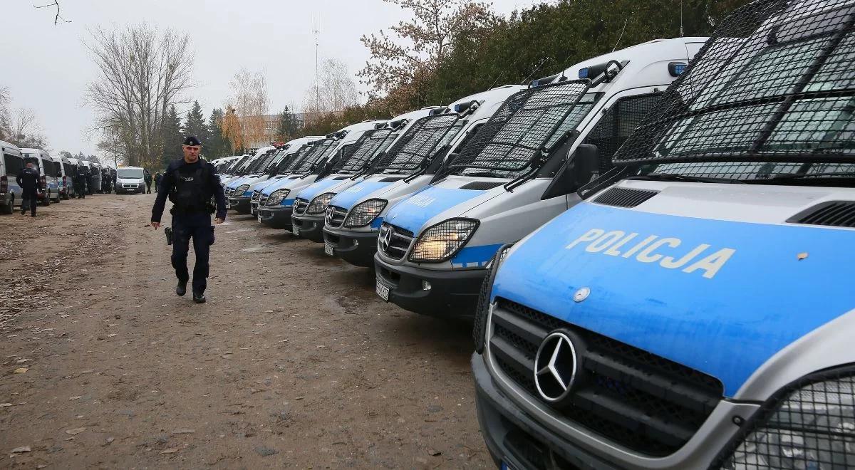 Konin: zaatakowali policjantów przed komendą. Kolejne zatrzymania