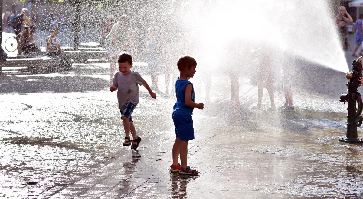 Alert pogodowy. Piekący skwar niemal w całym kraju i burze z gradem w części Polski