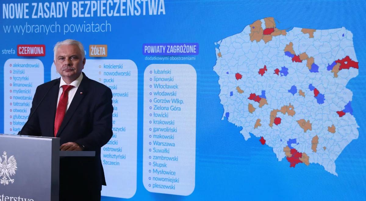 Więcej powiatów z obostrzeniami. 17 w strefie czerwonej, 34 w żółtej. Koronawirus w Polsce