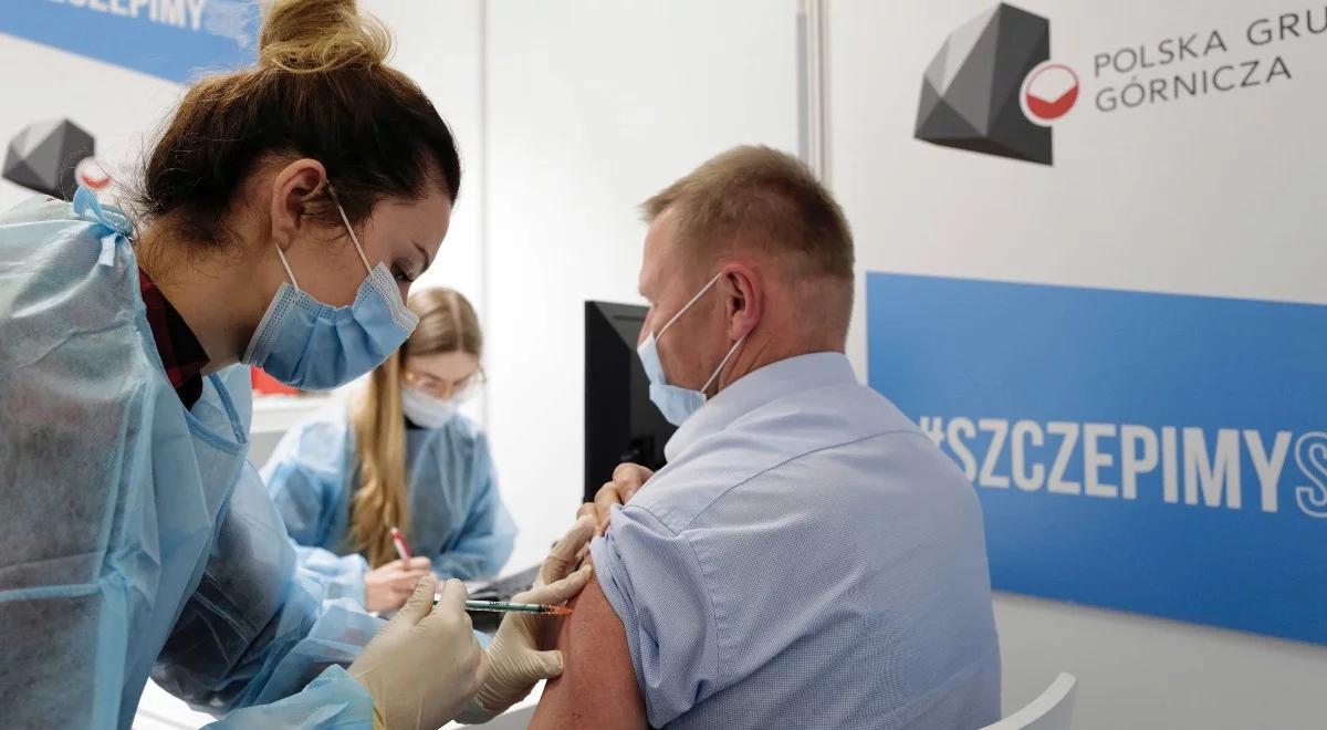Ekspert: wzrosty liczby zakażeń jesienią są pewne, w najgorszym scenariuszu mogą przynieść wiele tysięcy zgonów