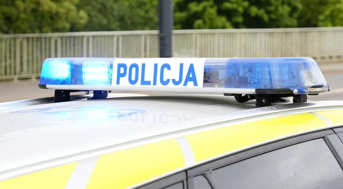 Wypadek na A1. Doszło do zderzenia samochodu osobowego z tirem