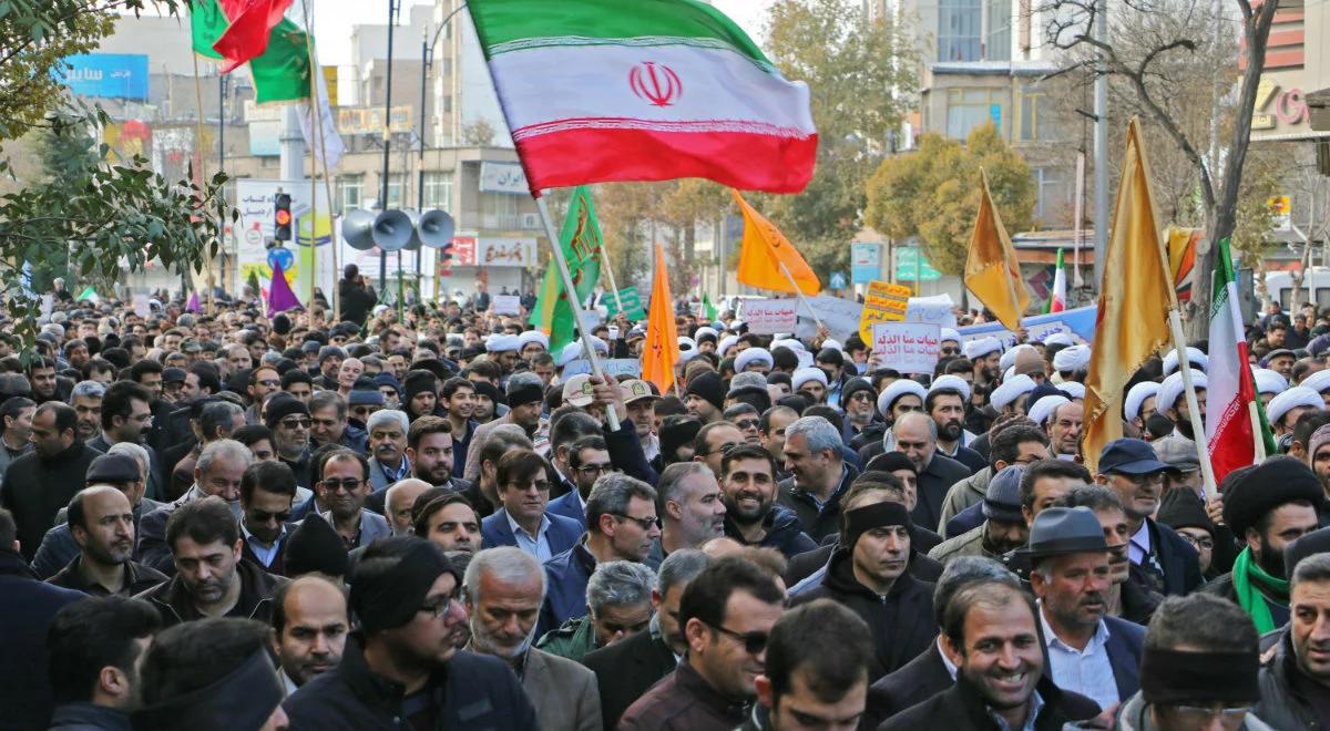 Iran: władze odcinają dostęp do internetu. Chcą utrudnić protesty
