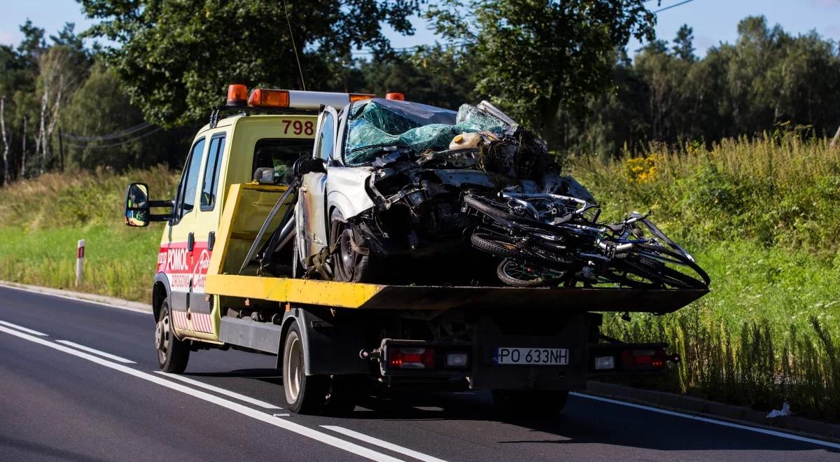 Wypadek w Wielkopolsce: pięć osób nie żyje w zderzeniu dwóch samochodów