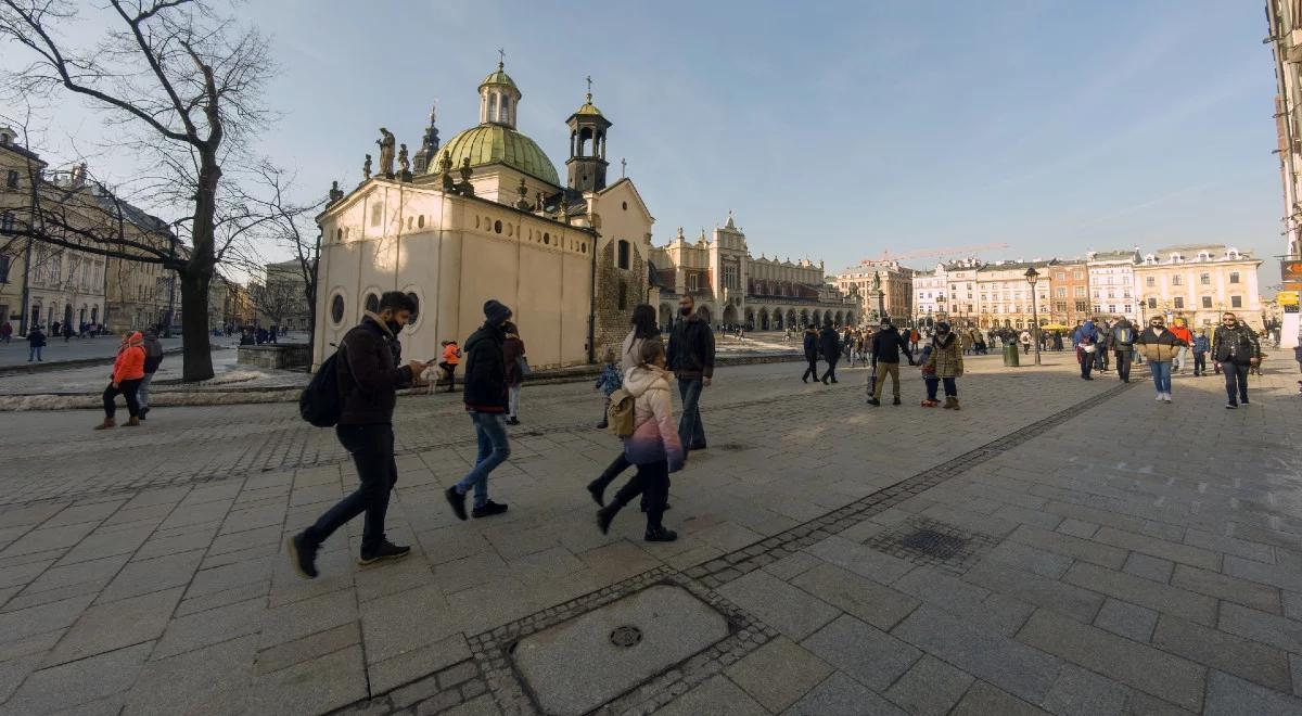 Śnieg, marznący deszcz i temperatury blisko zera. Prognoza pogody na piątek