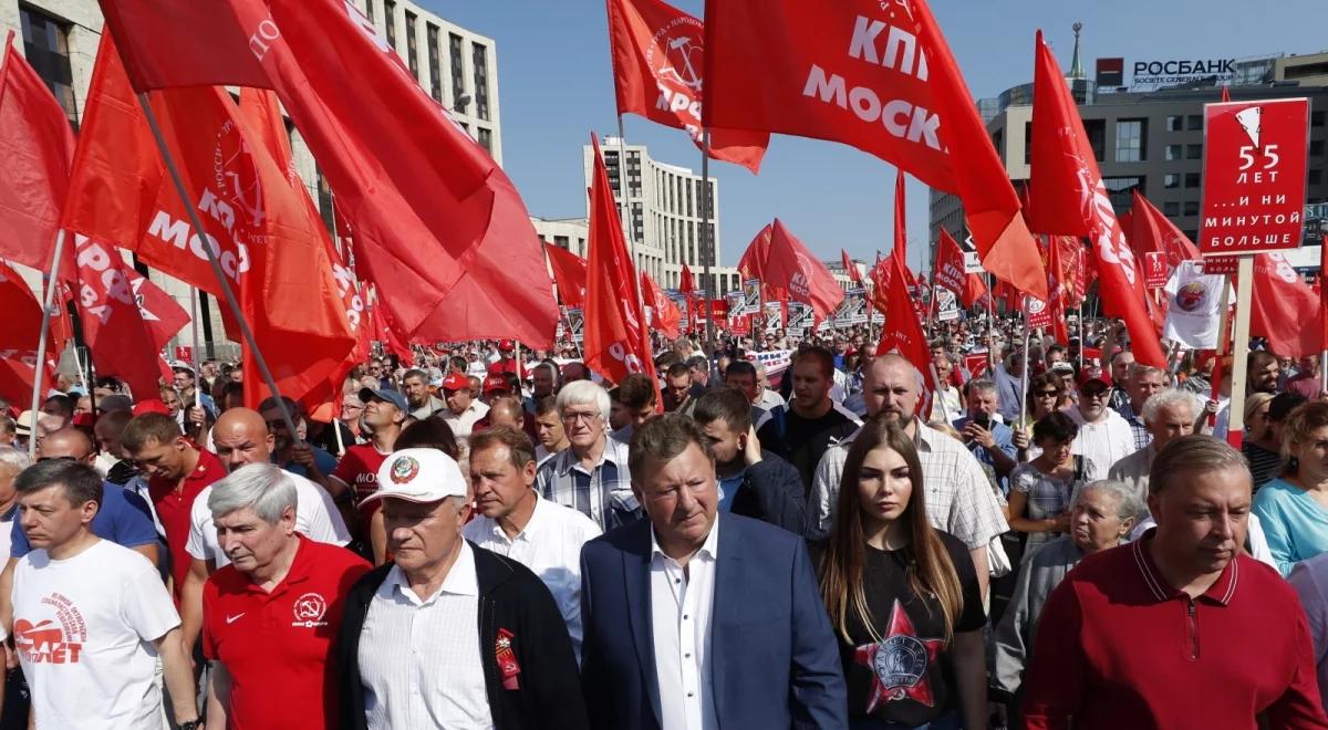 Protesty komunistów przeciw reformie emerytur. Na niektórych żądano nawet dymisji Putina