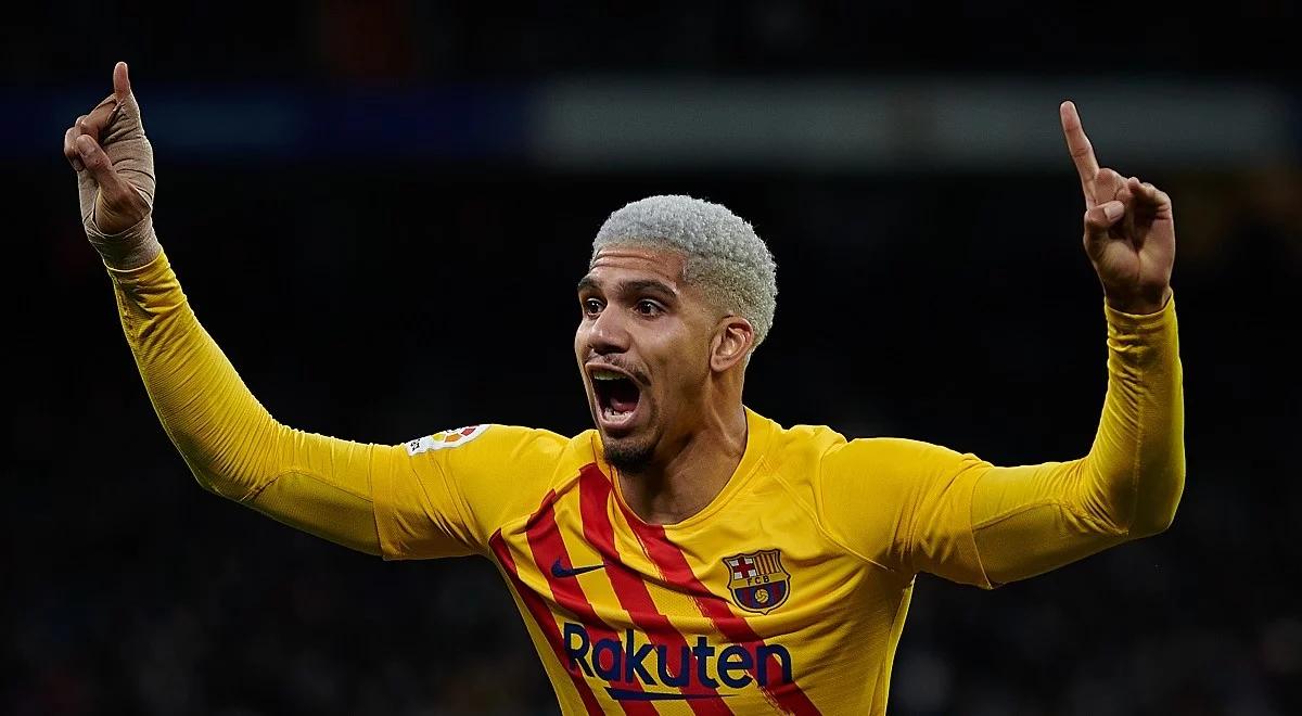 Ronald Araujo podpisze nowy kontrakt z Barceloną. Astronomiczna klauzula wykupu