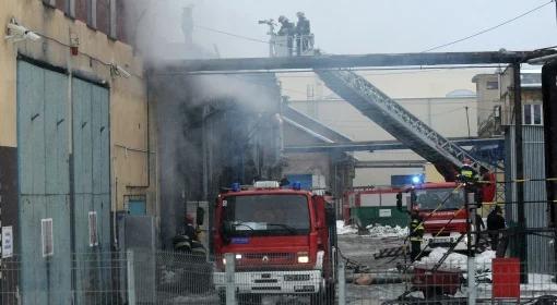 Bydgoszcz: pożar hali fabrycznej Pesy 