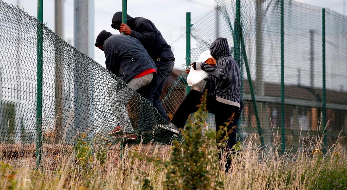 Kolejny szturm imigrantów na Eurotunel: setki zatrzymanych. Kontrowersyjne słowa Camerona