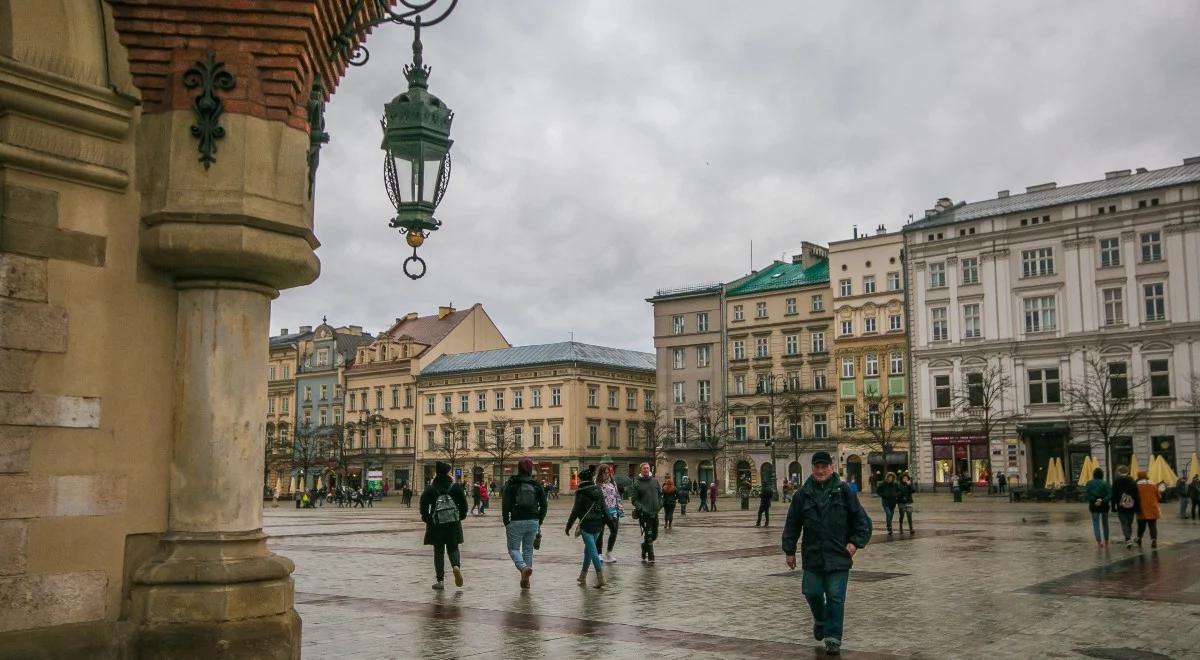 IMGW zapowiada chłodny weekend. Spadnie deszcz i śnieg