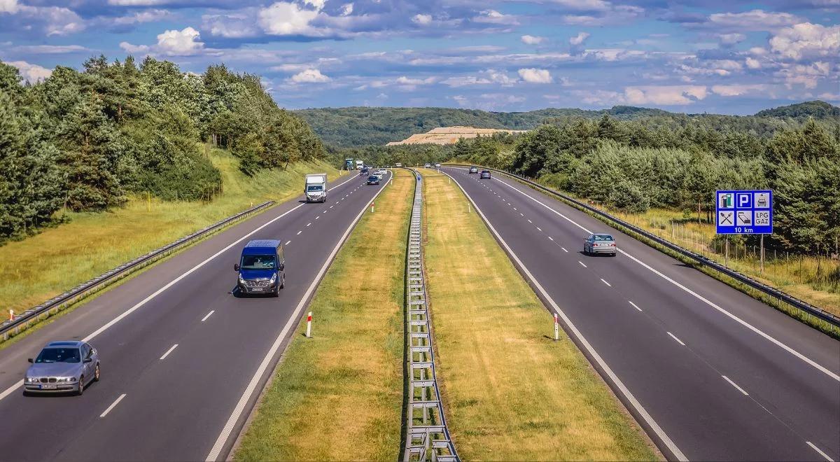 Konferencja prezesa PiS i ministra infrastruktury. Projekt ws. darmowych autostrad w Sejmie