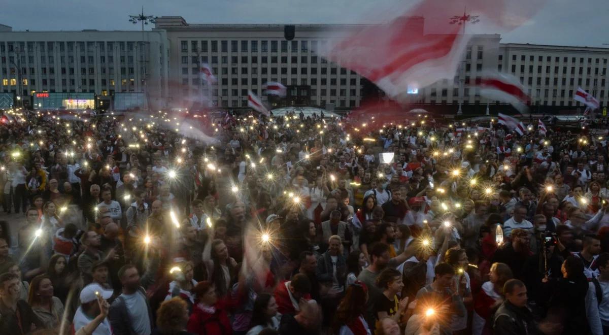 Władze Białorusi blokują dostęp do mediów, ale serwisy Polskiego Radia dobrze słyszalne w Mińsku