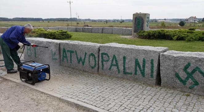 Politycy o Jedwabnym. "Prowokacja wymierzona w Polskę"