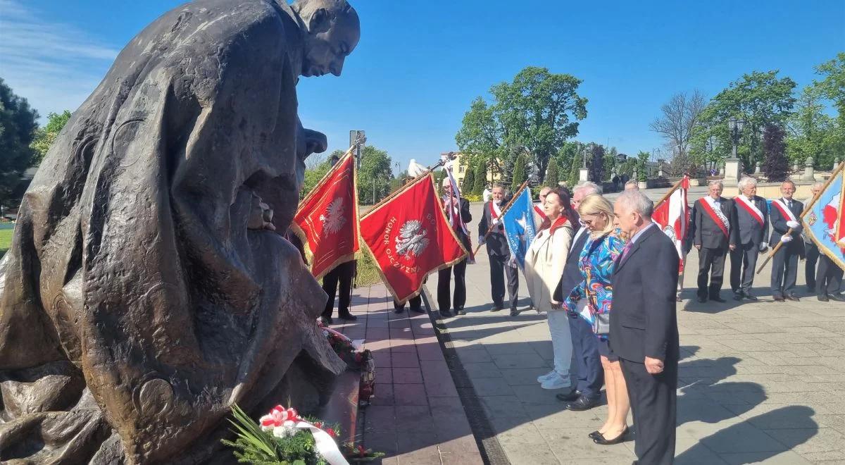 Pielgrzymka osób represjonowanych na Jasną Górę. Wystosowali uchwałę w obronie Jana Pawła II