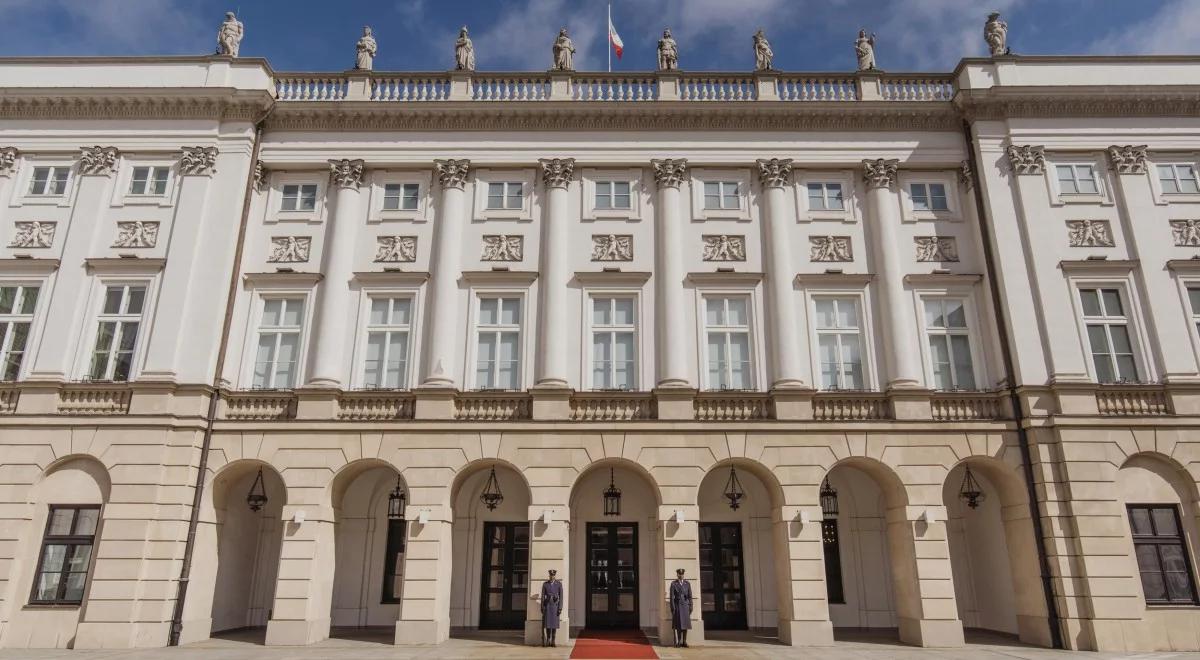Ustawa medialna na biurku prezydenta. Marek Wróbel:  Andrzej Duda poddawany jest naciskom