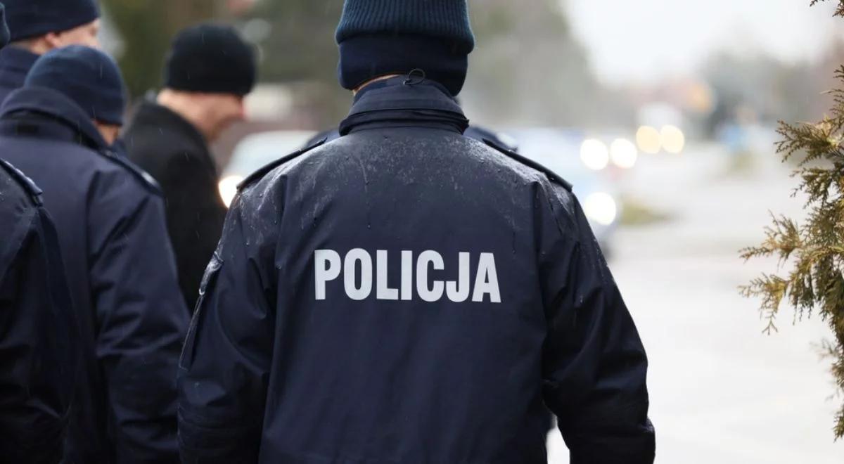 Dwaj mężczyźni chcieli przespać noc w namiocie. Uratowali ich policjanci