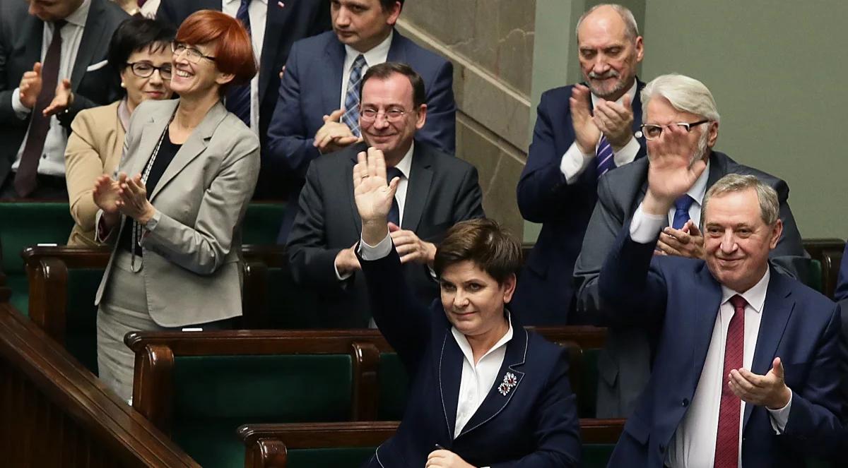 Sejm zagłosował za obniżeniem wieku emerytalnego. "Dotrzymaliśmy słowa"