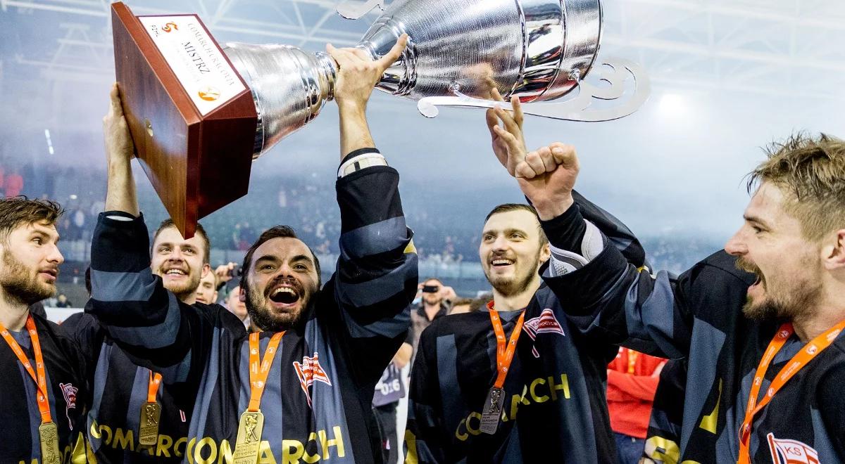 Piłkarze zawodzą, hokeiści wręcz przeciwnie. 12. tytuł dla Cracovii