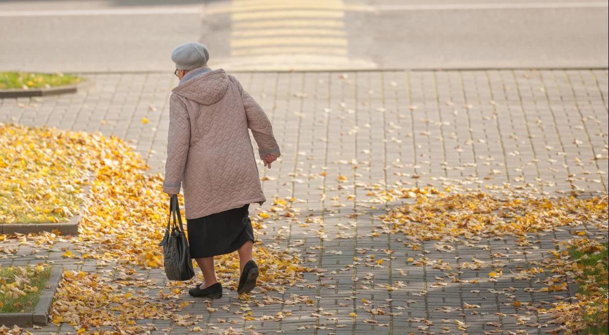 Samotna jesień życia. Ekspert: seniorzy czują się niepotrzebni