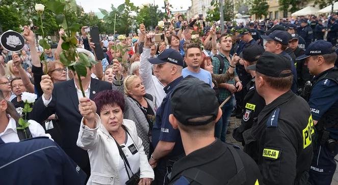 Debata Poranka: Publicyści o napięciach związanych z miesięcznicami smoleńskimi