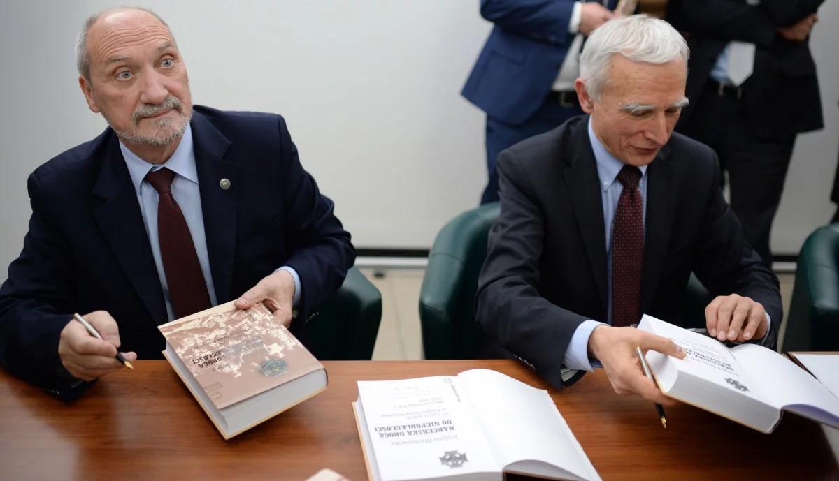 "Historia była fałszowana". Dyskusja o KOR z udziałem Antoniego Macierewicza