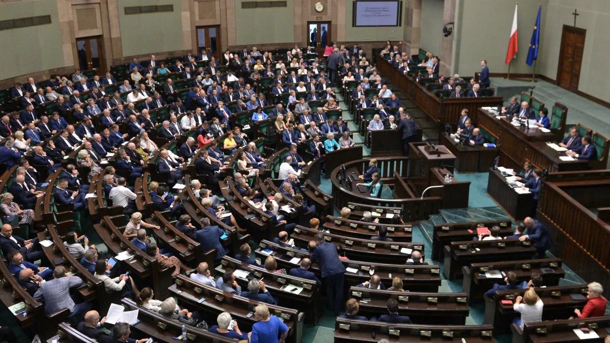 Sejm uchwalił ustawę o lotach najważniejszych osób w państwie