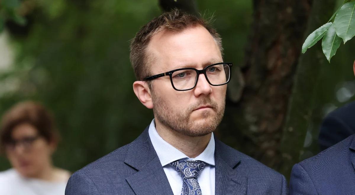 Wiceprezydent Warszawy rezygnuje. "Nie będę twarzą takich scen"