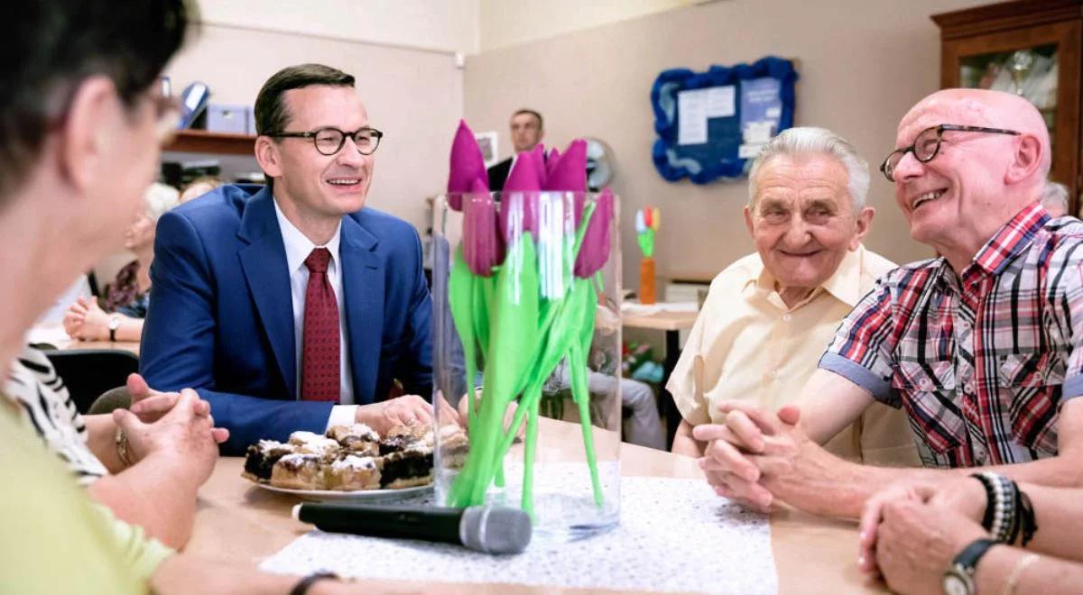 Premier Morawiecki złożył życzenia z okazji Dnia Dziadka. "Niech wszyscy zawsze będą kochani i pamiętani"