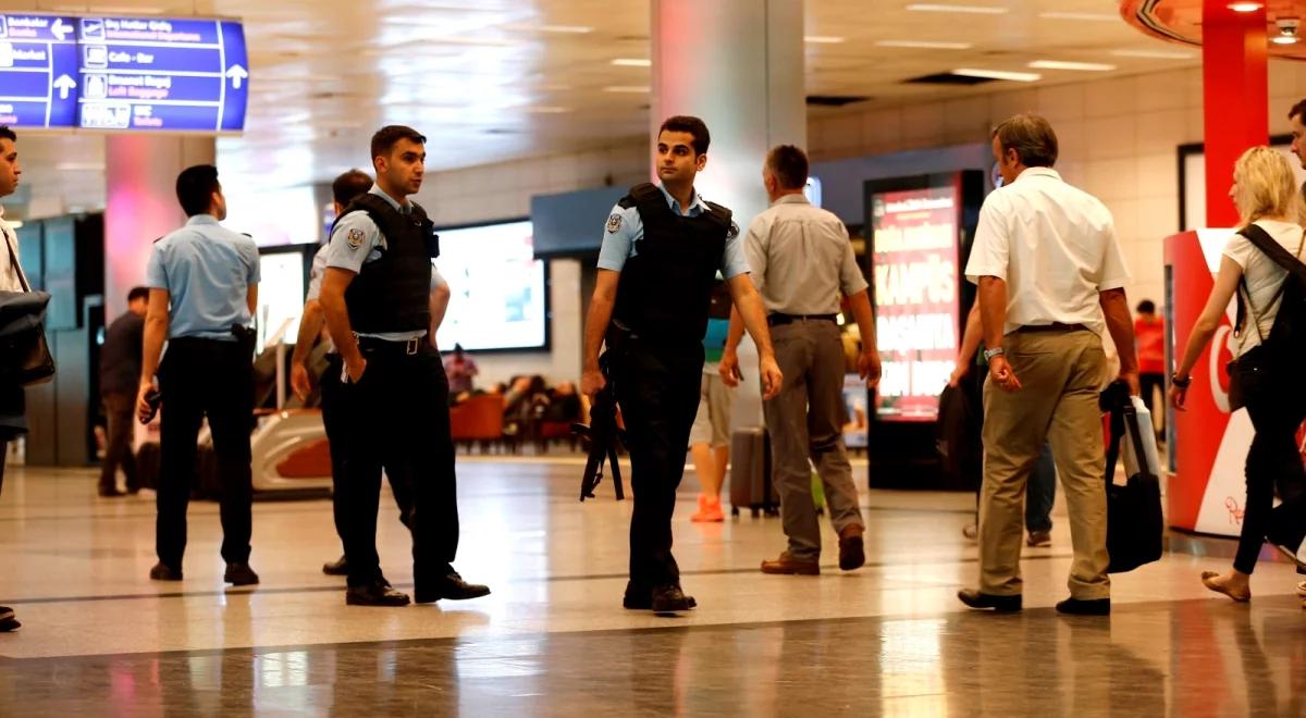 Turcja: zamach na lotnisku w Stambule. "To Państwo Islamskie"