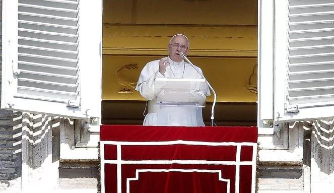 Papież Franciszek o Janie Pawle II: świadczył dobro nawet swoim cierpieniem