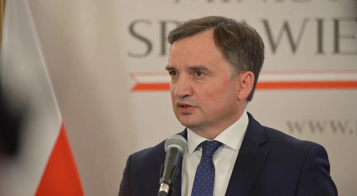 Minister sprawiedliwości: politycy opozycji z Tuskiem na czele zapomnieli, że podkreślali nadrzędność konstytucji