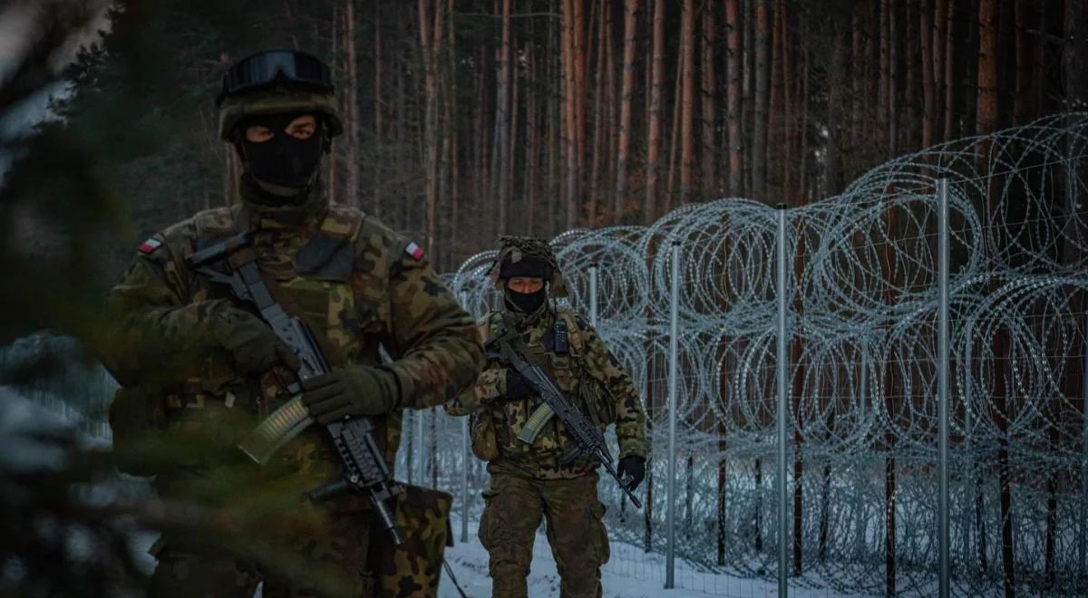 "Rozerwano ogrodzenie, wyrwano metalowe słupki". SG o siłowej próbie przekroczenia granicy