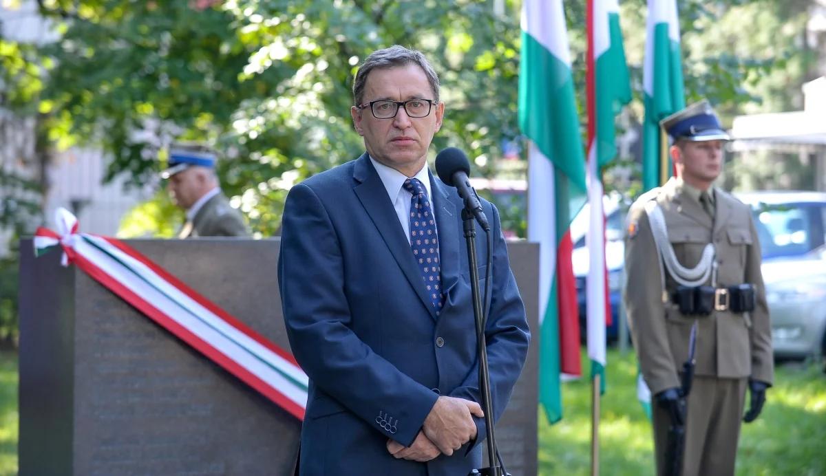 Przy Sejmie odsłonięto pomnik Węgrów wspierających Powstanie Warszawskie