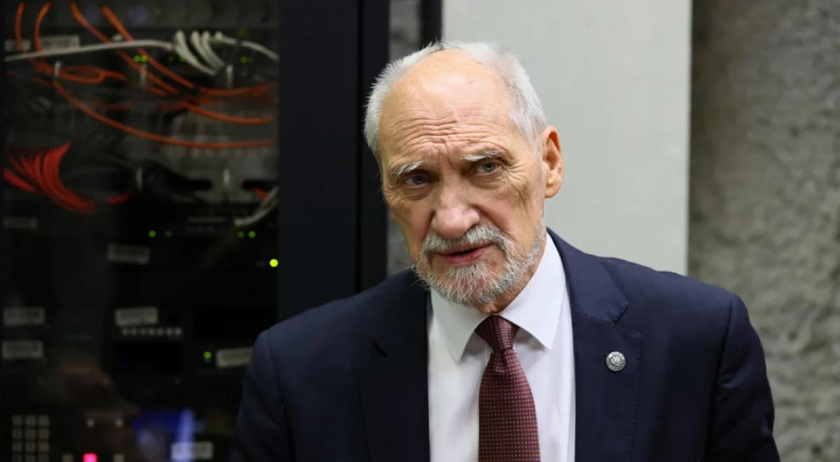 Macierewicz broni podkomisji smoleńskiej. "Nie zakładaliśmy z góry, że to zamach"