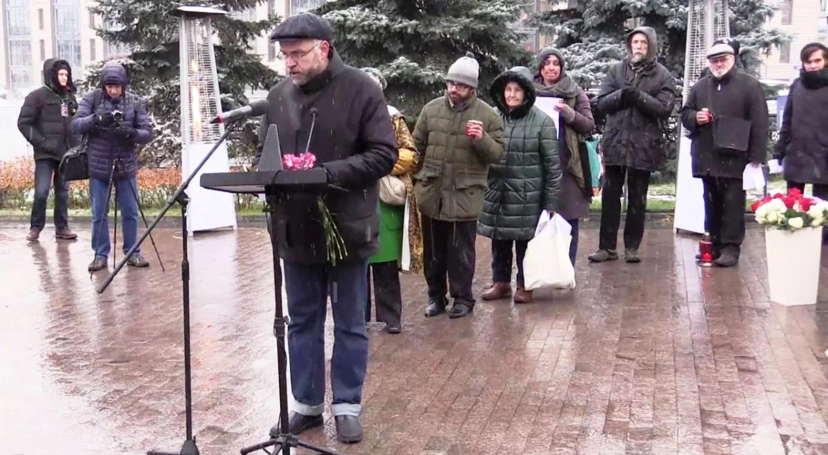 Przywracanie imion. Rosjanie odczytują nazwiska ofiar Stalina [WIDEO]