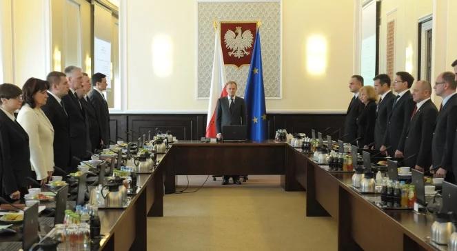 Rządowa minuta ciszy. Ministrowie pamiętają