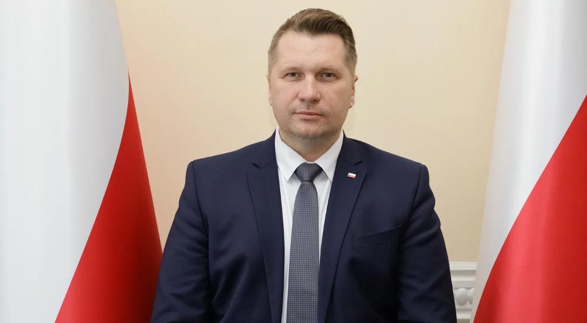 Szef MEN: nauka zdalna nie zastąpi stacjonarnej, będą dodatkowe godziny zajęć