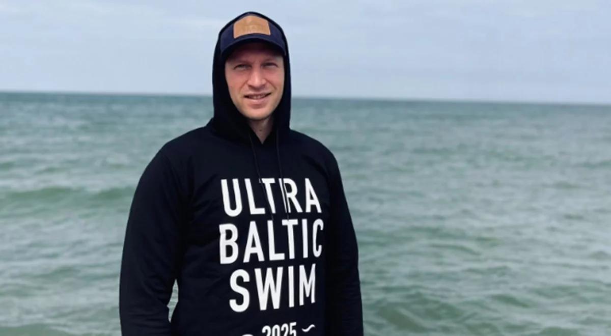 Bartłomiej Kubkowski próbuje przepłynąć Bałtyk. Nie zrobił tego nikt