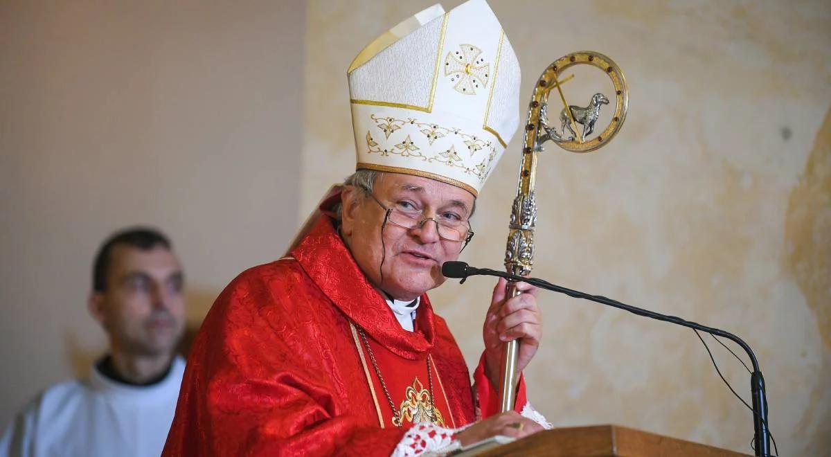 Chrystus zmartwychwstał. Biskup Michał Janocha: nie można być chrześcijaninem bez krzyża