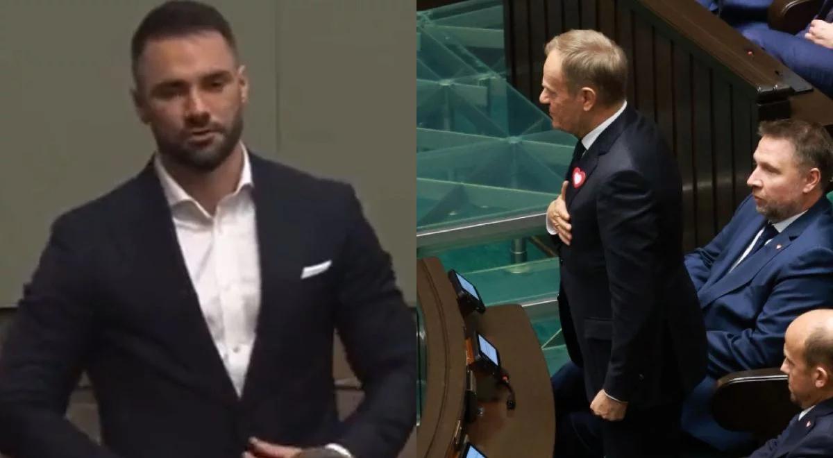 Poseł Lewicy zaskoczył podczas ślubowania. Deklarujący wiarę w Boga Donald Tusk tego nie zrobił