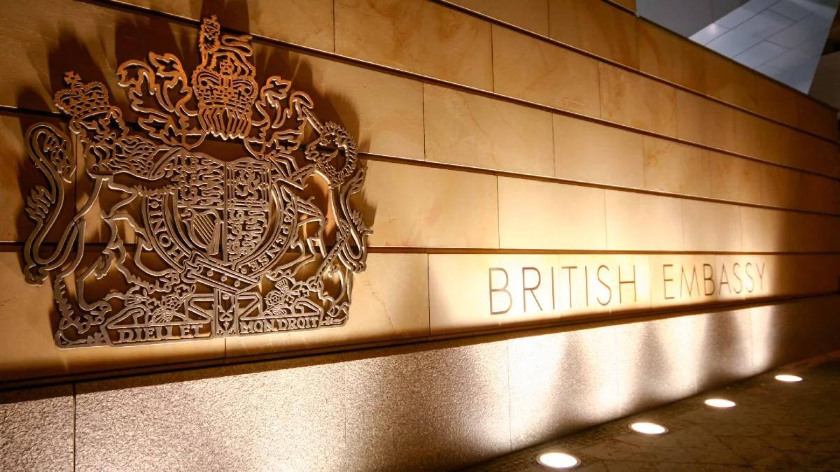 Media: podejrzany o szpiegostwo pracownik brytyjskiej ambasady był pod obserwacją MI5