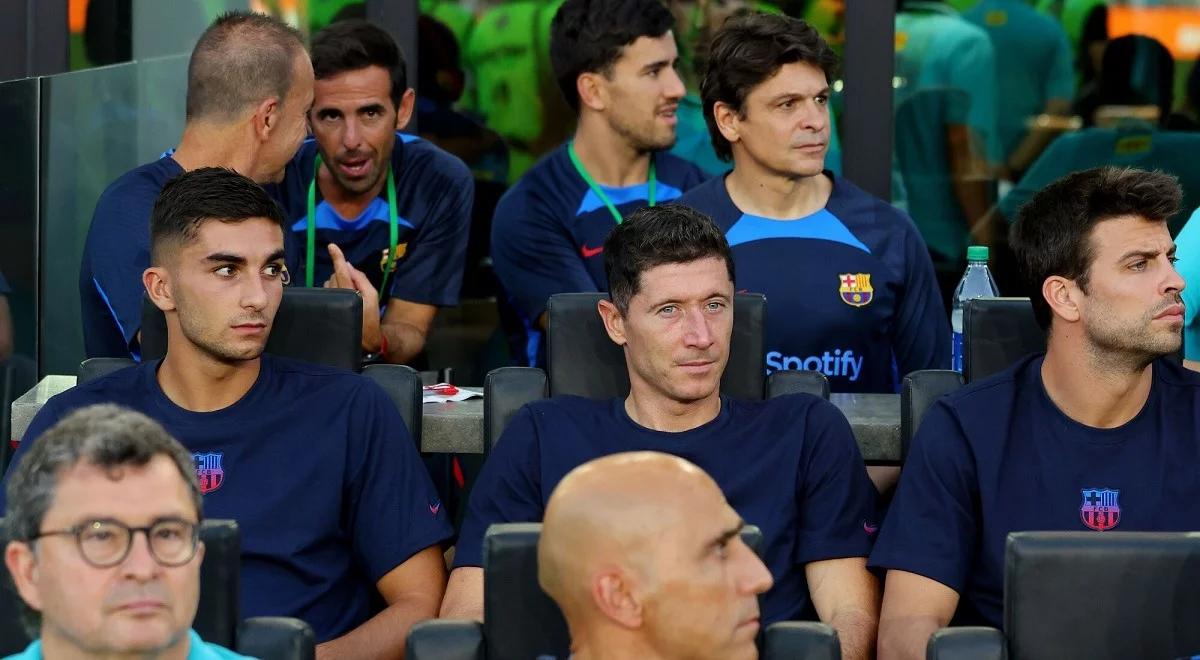 FC Barcelona gromi w pierwszym sparingu. Robert Lewandowski na trybunach [WIDEO]