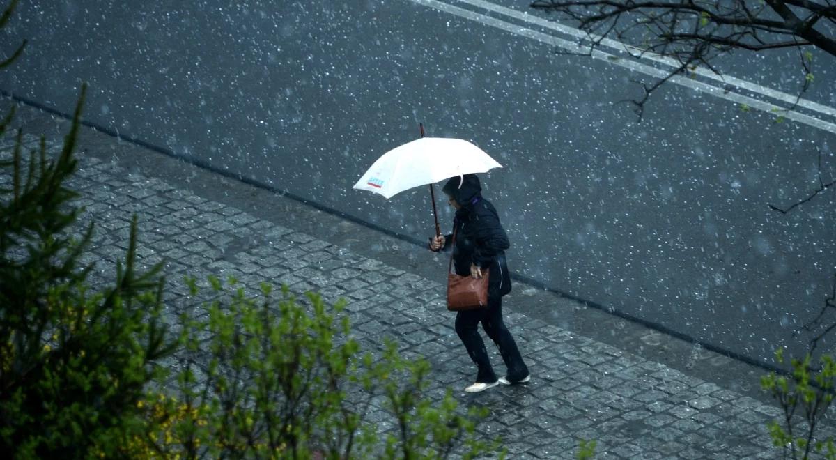 Prognoza pogody na dziś: będzie się chmurzyć, przelotnie padać oraz grzmieć