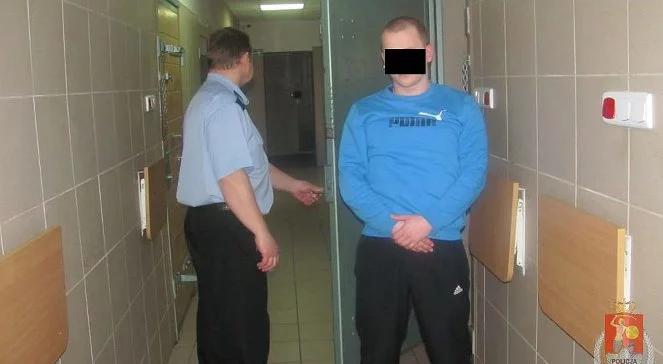 Dla zabawy powybijali szyby w budynku szkoły