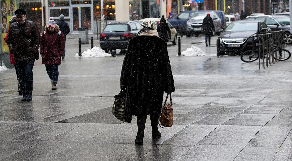 IMGW ostrzega przed gołoledzią. Ciężkie warunki w 10 województwach 