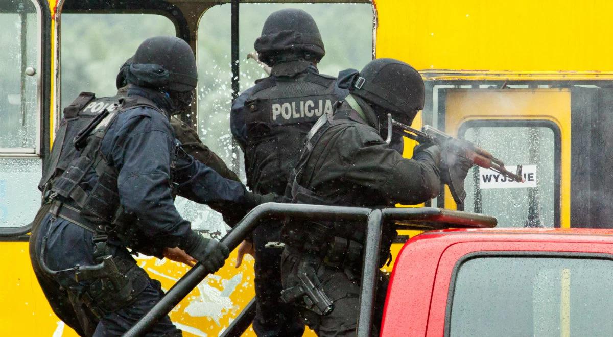 Akcja antyterrorystów w Krakowie. Jedna osoba nie żyje