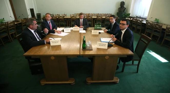 PiS zrywa rozmowy. "Debaty tylko u nas"